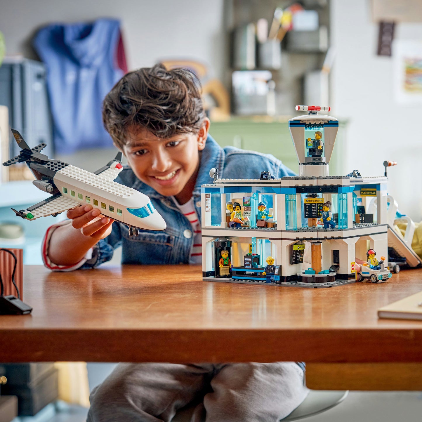 LEGO® City Luchthaven met Vliegtuig - Speelgoedset met Vliegveldmodel voor Fantasierijk Spelen - 60502