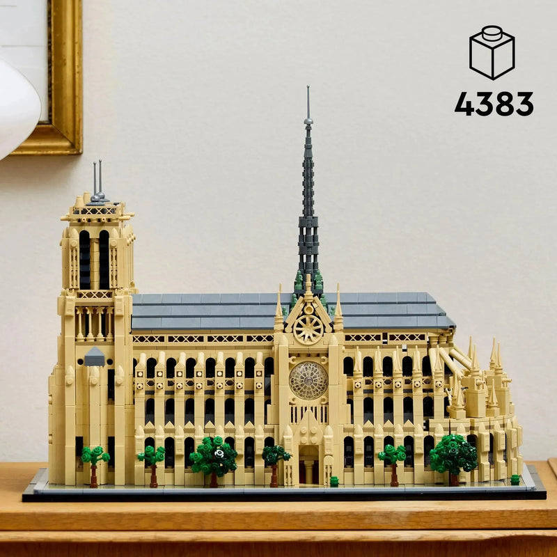 LEGO 21061 Notre Dame Cathedral with Lights 💡