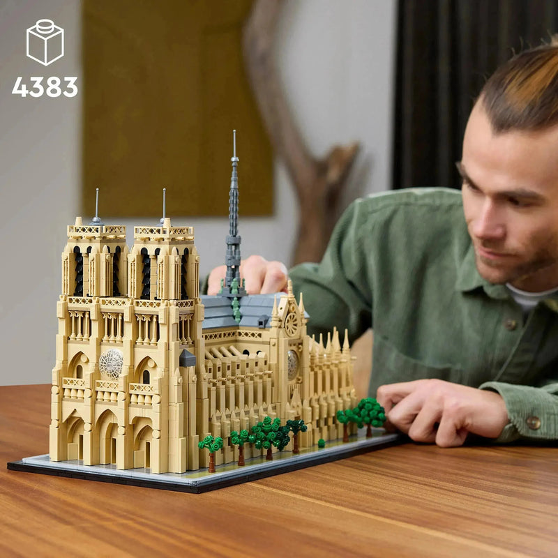 LEGO 21061 Notre Dame Cathedral with Lights 💡