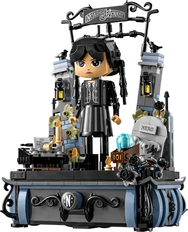 LEGO Wednesday Addams figuur 76780 Wednesday