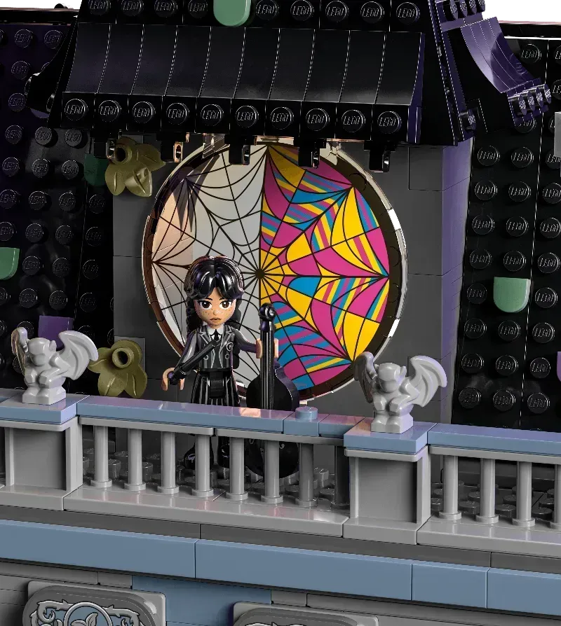 LEGO_76781_Wednesday_en_Enid_s_kamer_2TTOYS__Left_01_01