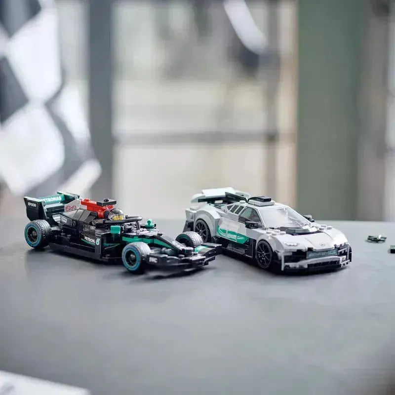 LEGO Mercedes-AMG Formule 1 W12 E Performance & Mercedes-AMG Project One 76909